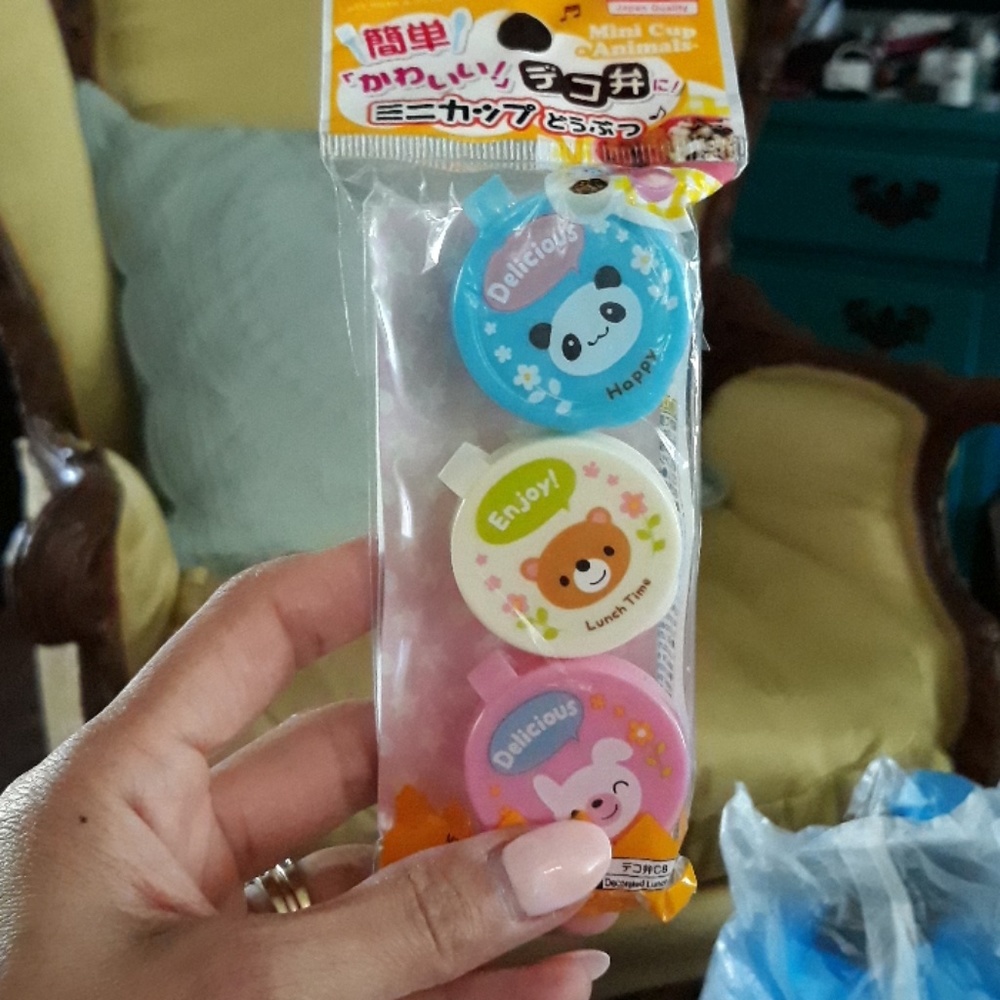 Bear water bottle top and 3 bear containers - Picture 3 of 3